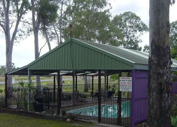 Greenacres Motel / Van Park